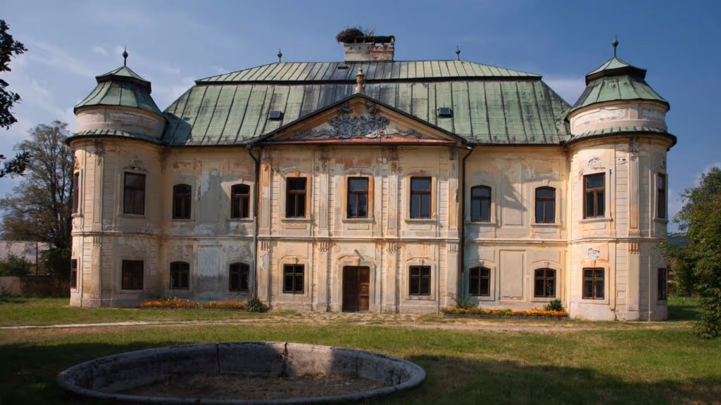 Por que ninguém quer viver nos antigos palácios das celebridades?