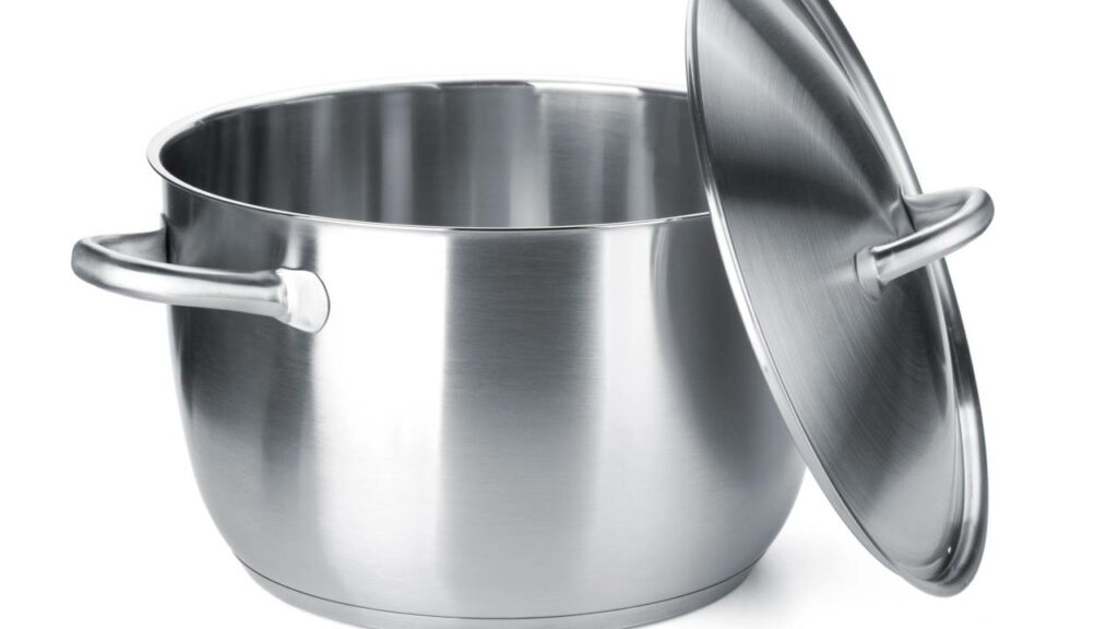 Misturar vinagre com café, para que serve esse truque de limpeza?