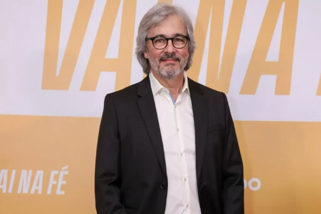 Diretor de Avenida Brasil renova contrato com a Globo