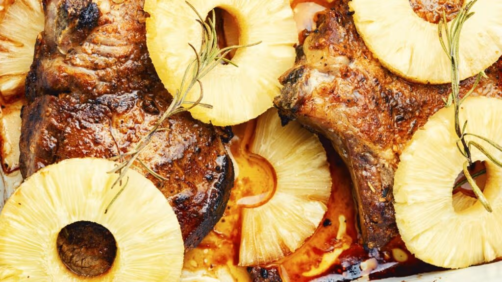 Abacaxi amacia carne no churrasco? A verdade que quase ninguém explica direito
