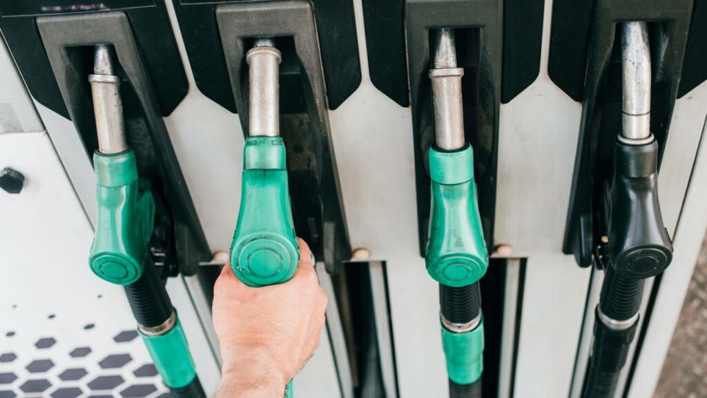 Abastecer com etanol e gasolina juntos prejudica o motor flex?