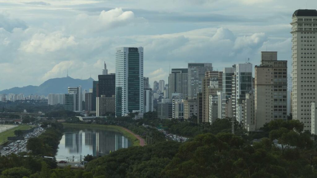 43 mil toneladas de lixo são removidas no Rio Pinheiros em SP