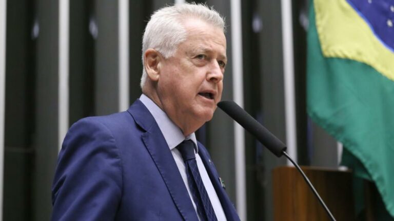 Rollemberg vai protocolar pedido de CPI do Banco Master na volta do recesso