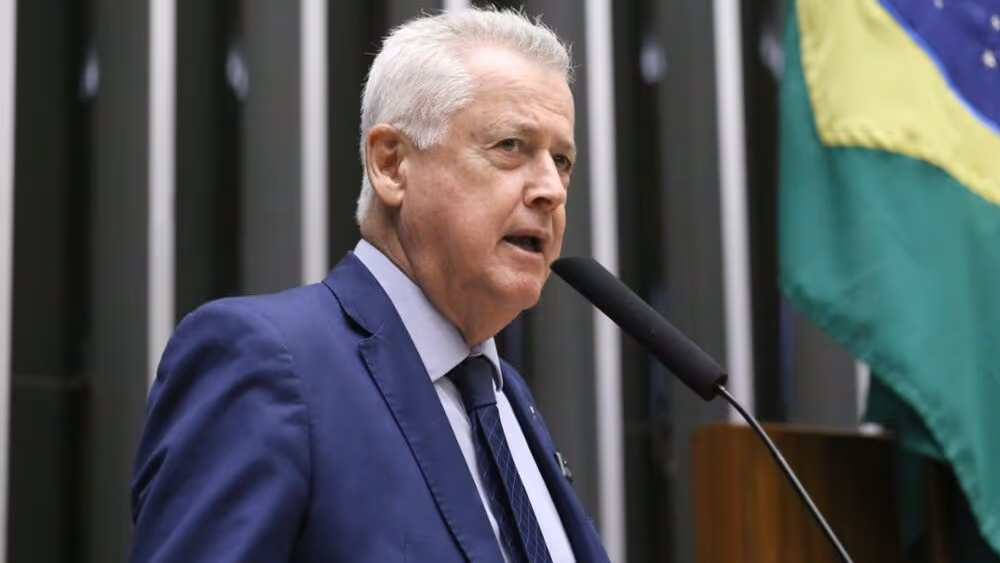 Rollemberg vai protocolar pedido de CPI do Banco Master na volta do recesso