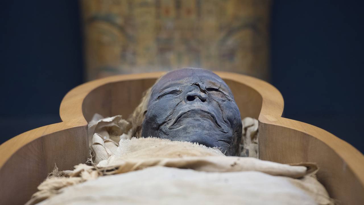 Abriram ataúde de 2 mil anos e encontraram outro dentro dele