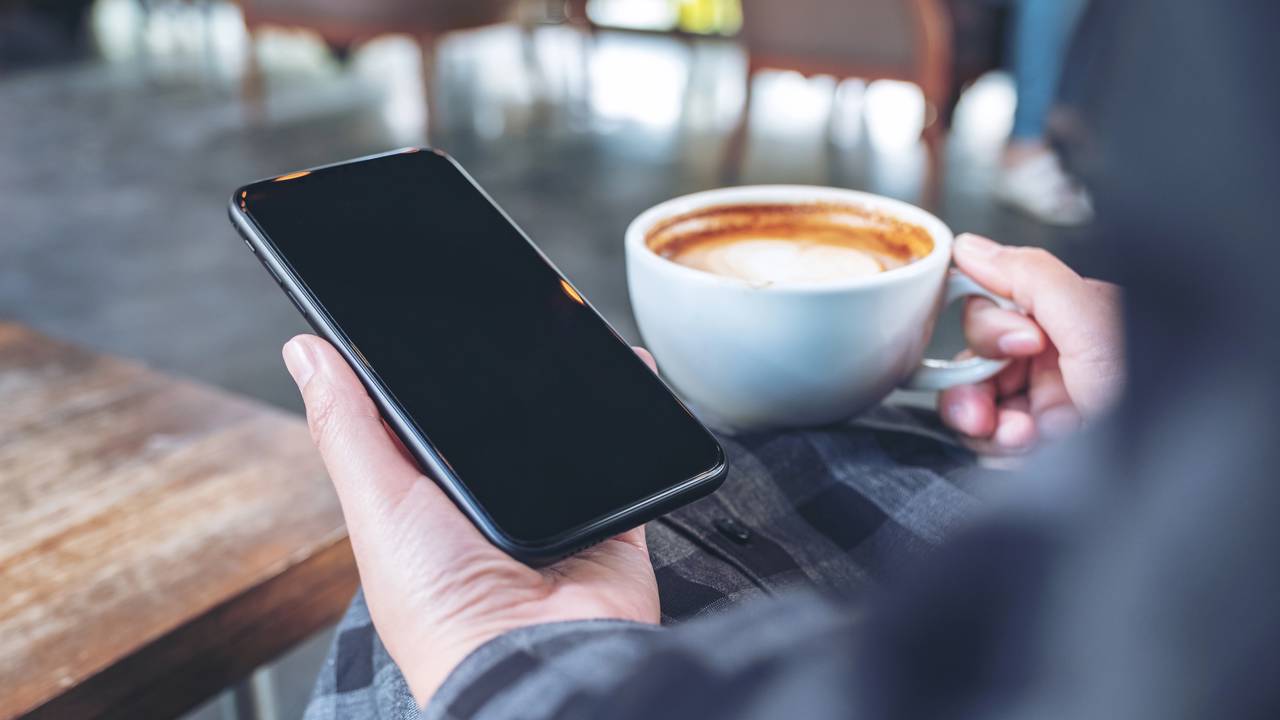 Como liberar muito espaço no celular e ganhar desempenho sem apagar fotos importantes