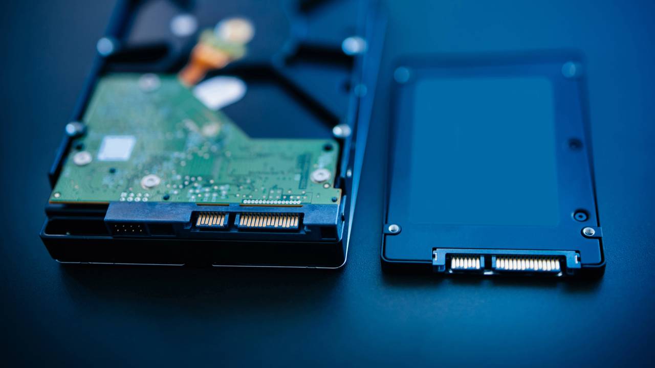 Qual a diferença entre HD e SSD e por que isso muda totalmente o desempenho do computador
