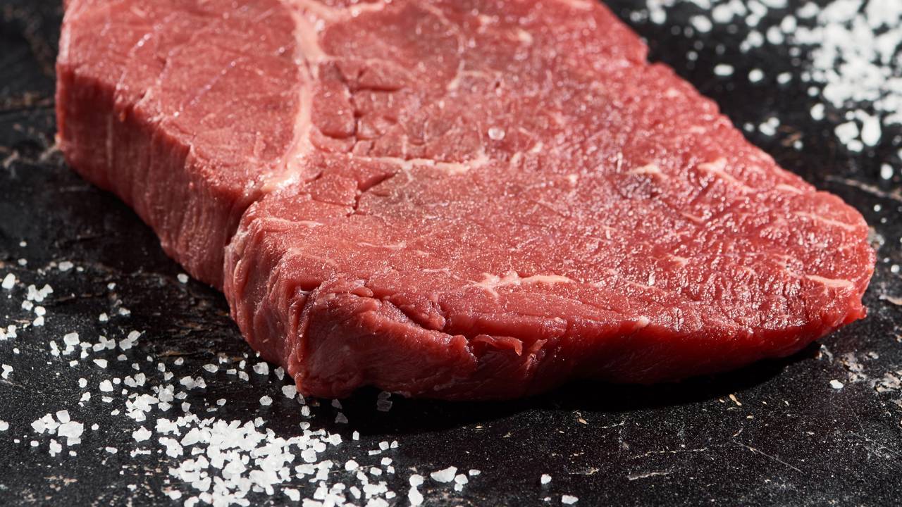 Nem picanha, nem fraldinha: o corte mais macio e barato que virou tendência no churrasco