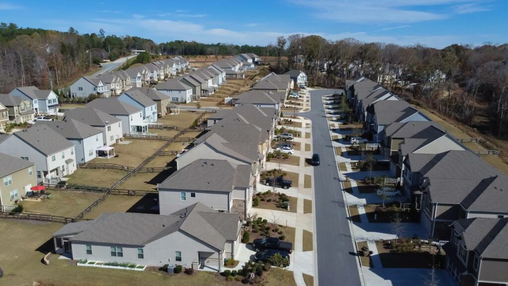 Por que algumas cidades do mundo têm todas as casas da mesma cor