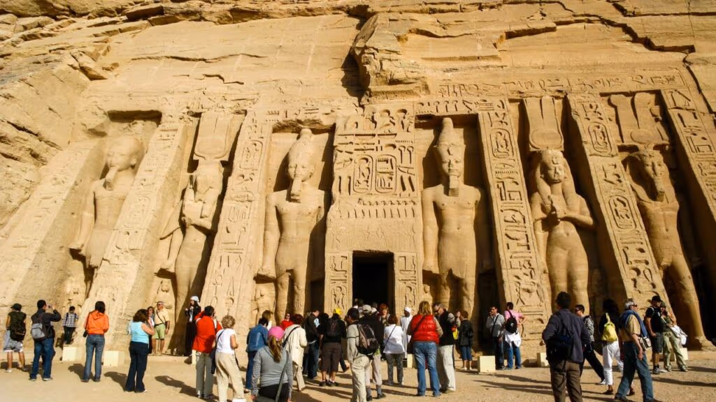 Arqueólogos descobrem templo subterrâneo de 4500 anos no Egito