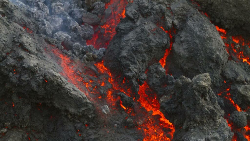A Terra era um inferno derretido antes da vida aparecer do nada