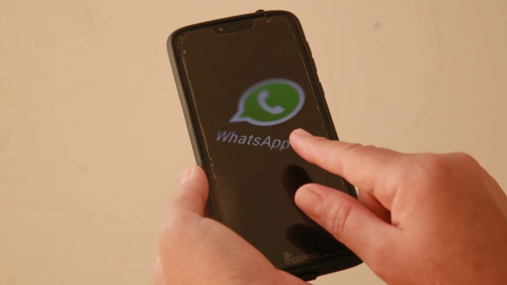 Como ajustar foto grande para perfil do WhatsApp sem cortar o rosto