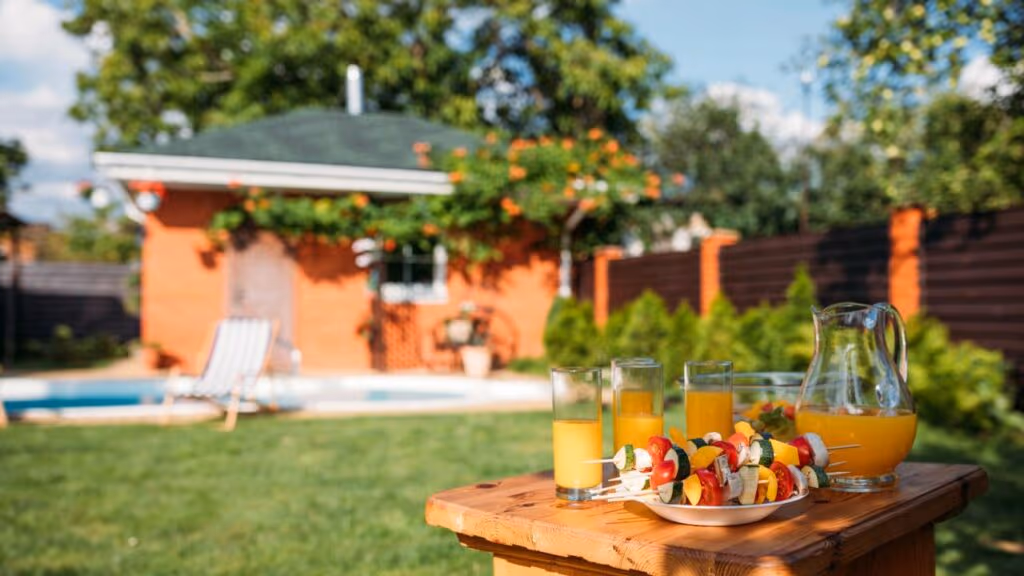 Ele economizou mais de R$ 350 mil e fez um quintal que parece projeto de revista