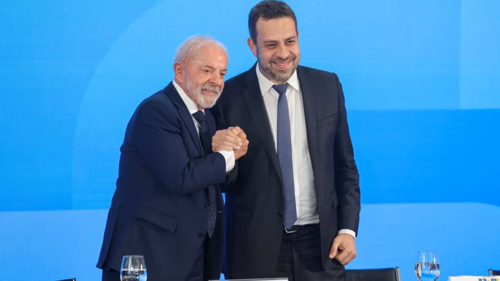 Boulos sai em defesa do desfile eleitoreiro de Lula