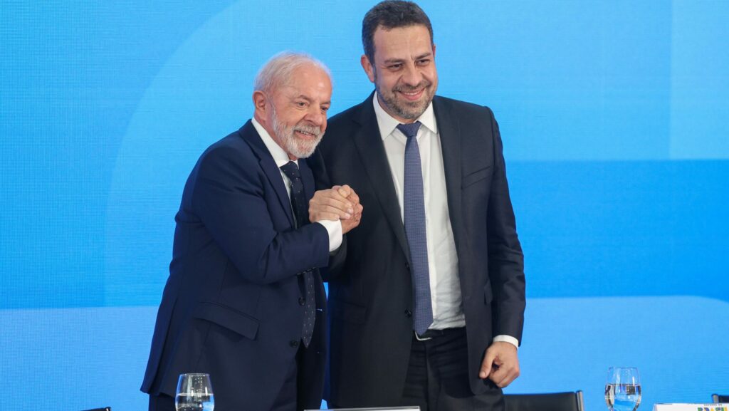 Boulos sai em defesa do desfile eleitoreiro de Lula