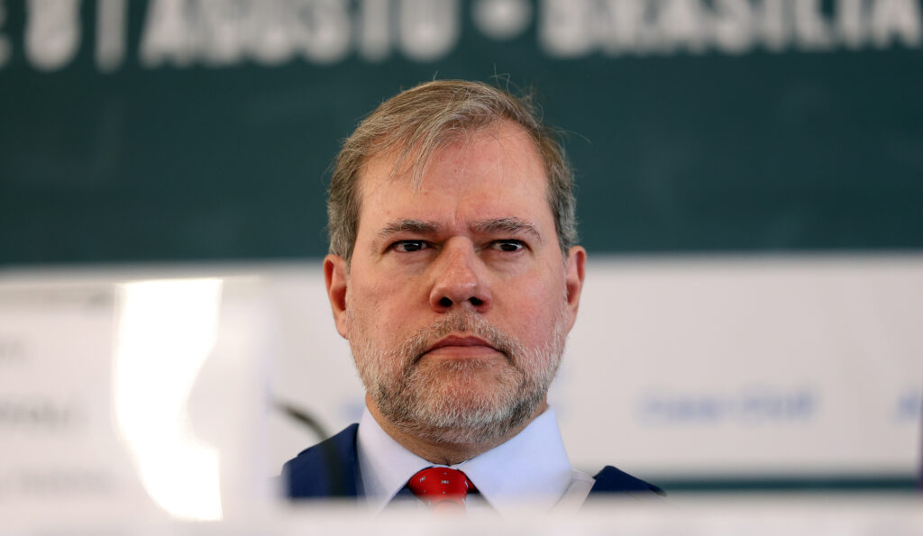 Toffoli propõe regular vídeos em pesquisas de opinião