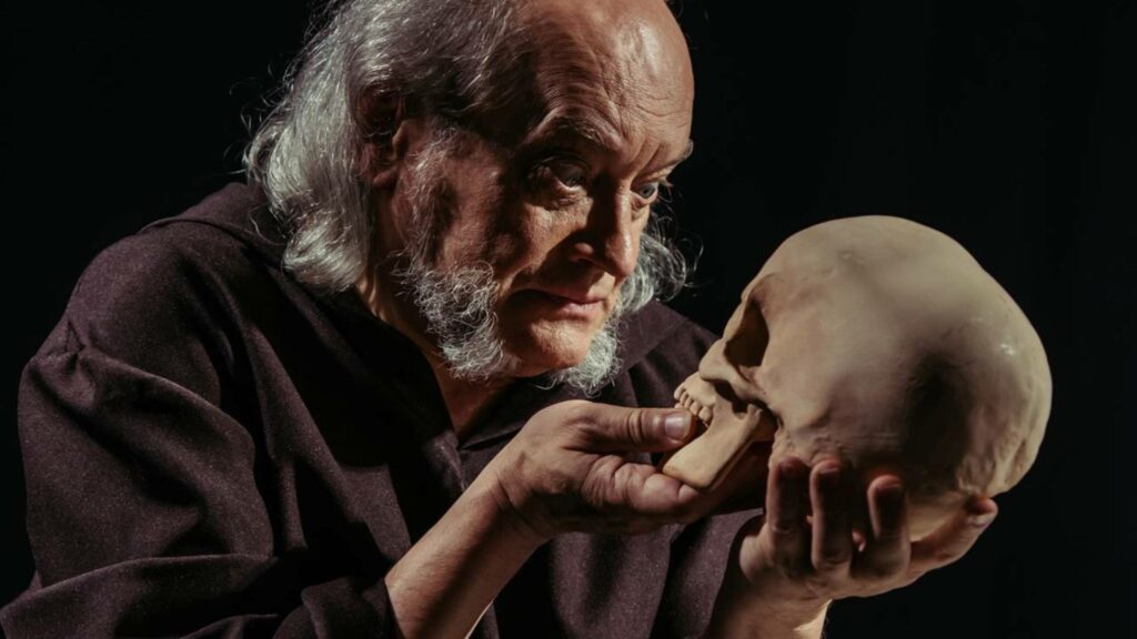 Emil Cioran, o filósofo do desespero: "Só se deve escrever livros que sejam como feridas, livros que forcem os leitores a se tornarem algo mais."