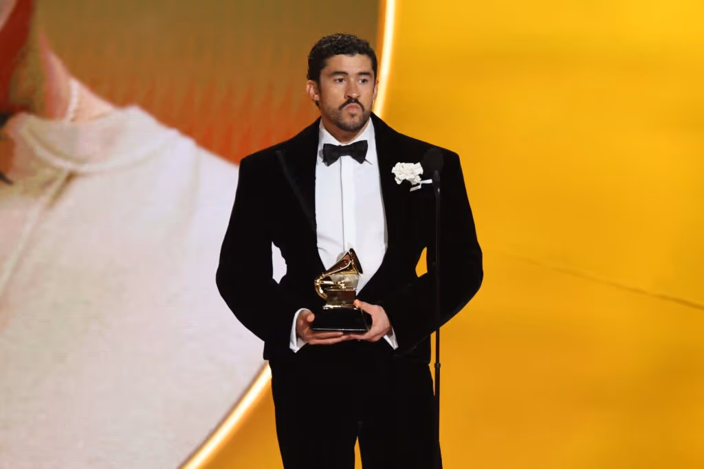 “Somos humanos e somos americanos”, diz Bad Bunny no Grammy 2026