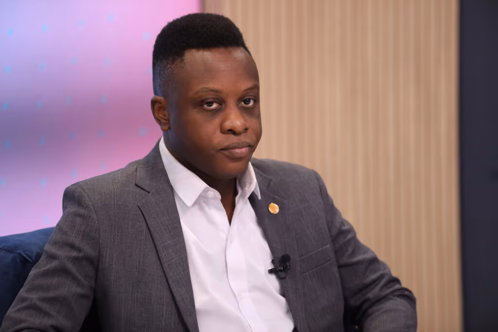 Deputado aciona MPT e denuncia vereadora por vaga com recorte racial