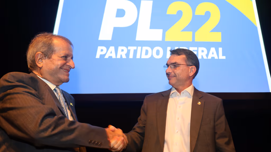 Crusoé: Flávio quer presidenciáveis de direita no governo, diz Valdemar