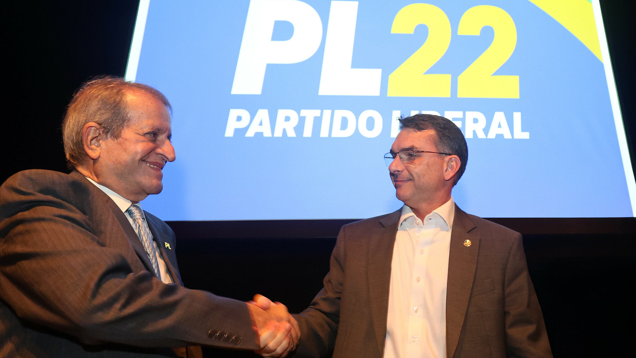 Crusoé: Flávio quer presidenciáveis de direita no governo, diz Valdemar