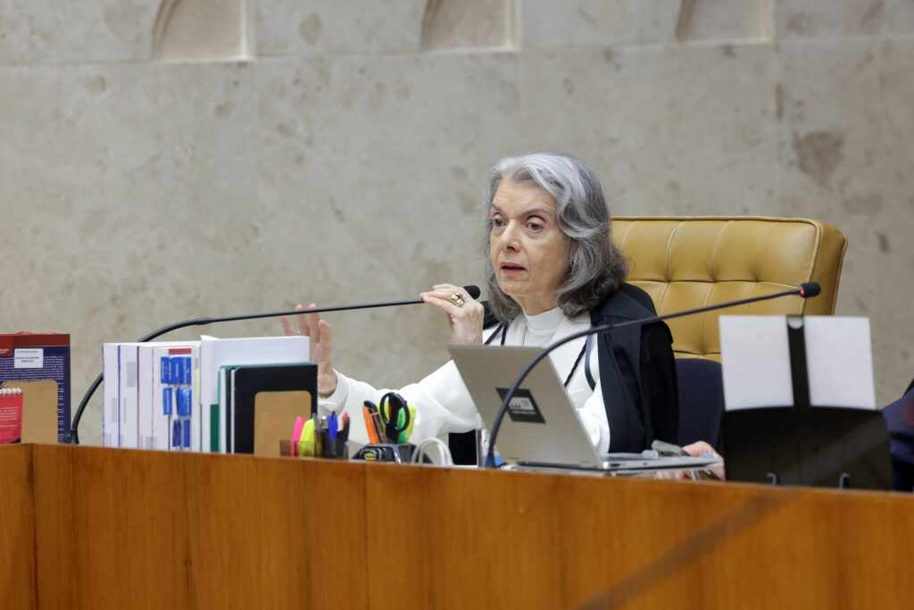 Cármen Lúcia reforça discurso de Fachin sobre “crise” no STF