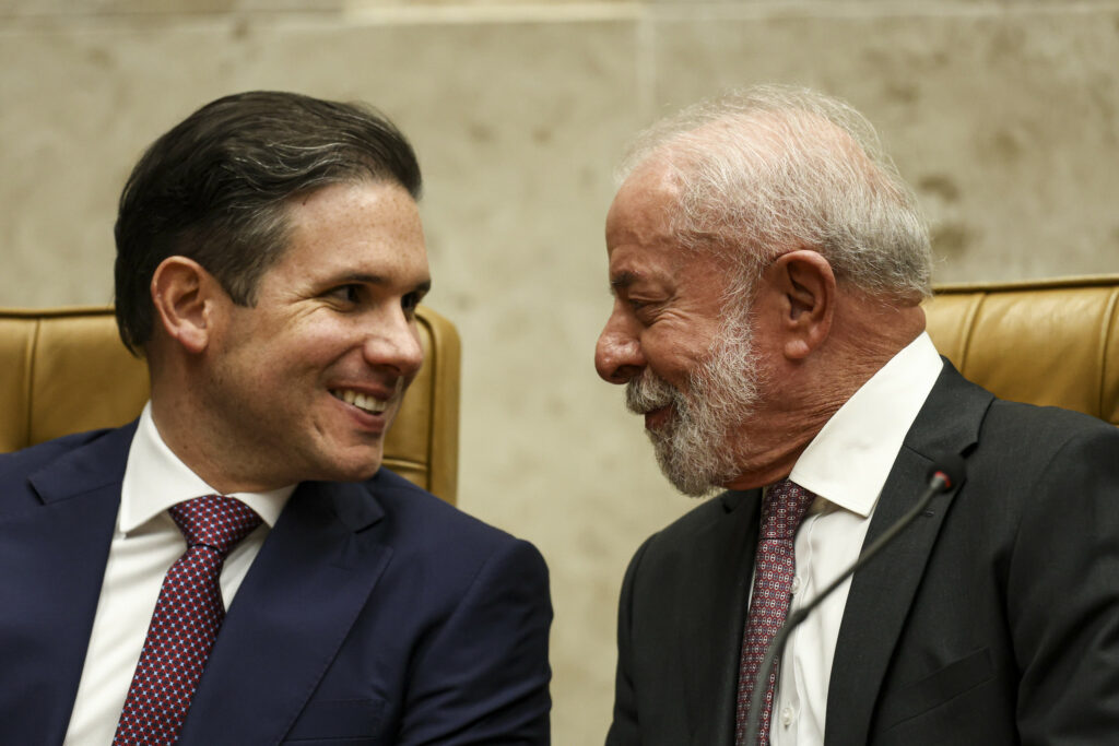 Lula oferece jantar a Hugo Motta na Granja do Torto