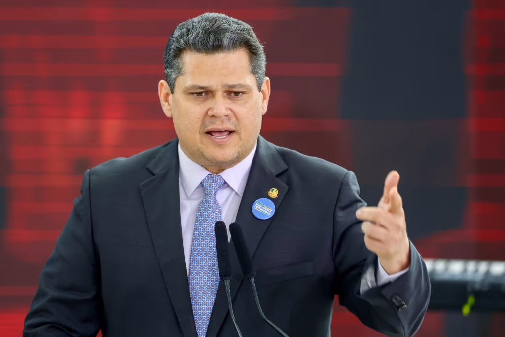 Alcolumbre mantém quebra de sigilo de Lulinha