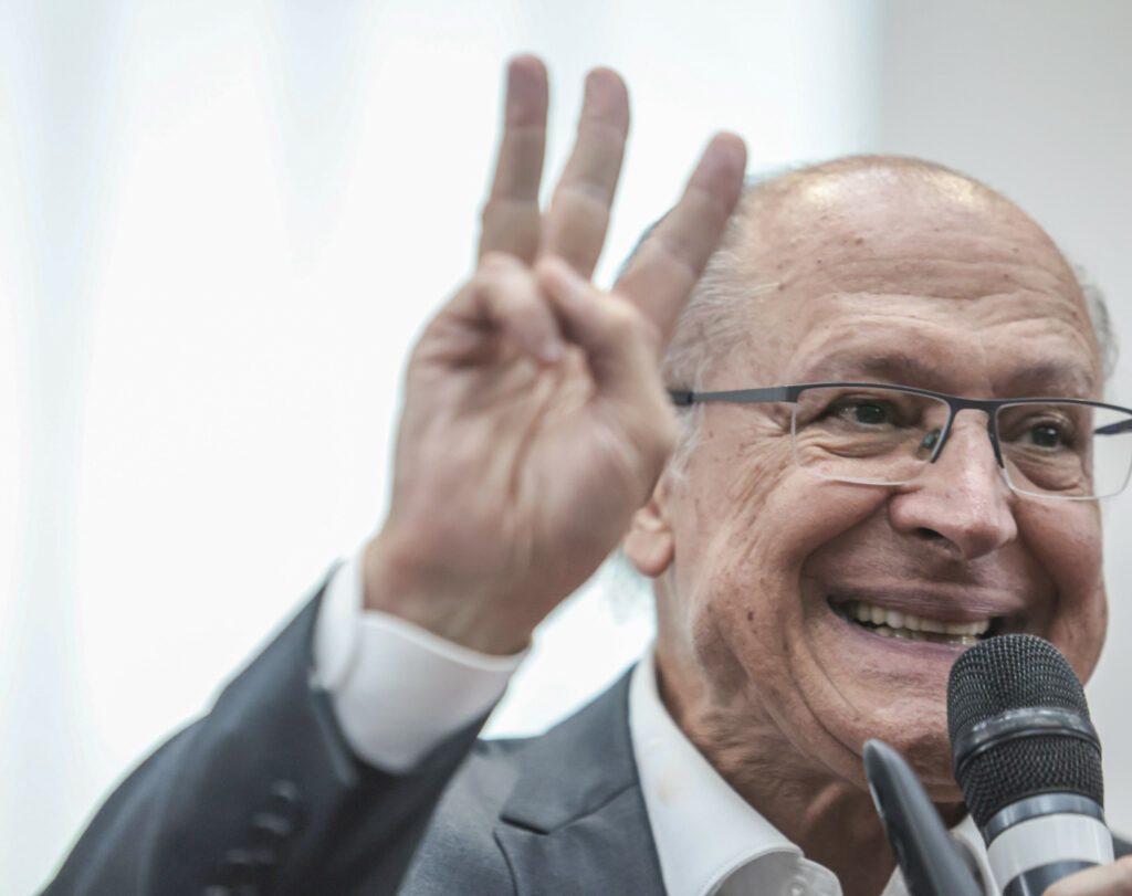 Alckmin defende redução de jornada e Skaf pede cautela