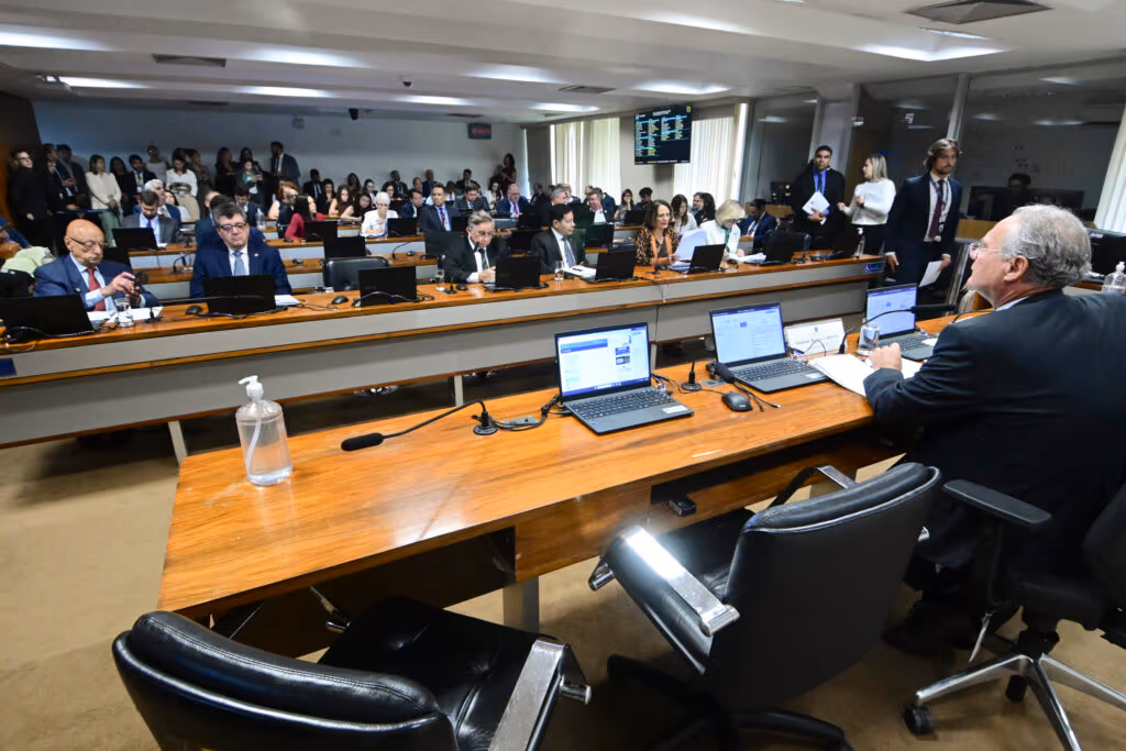 Licença-maternidade sem carência avança no Congresso