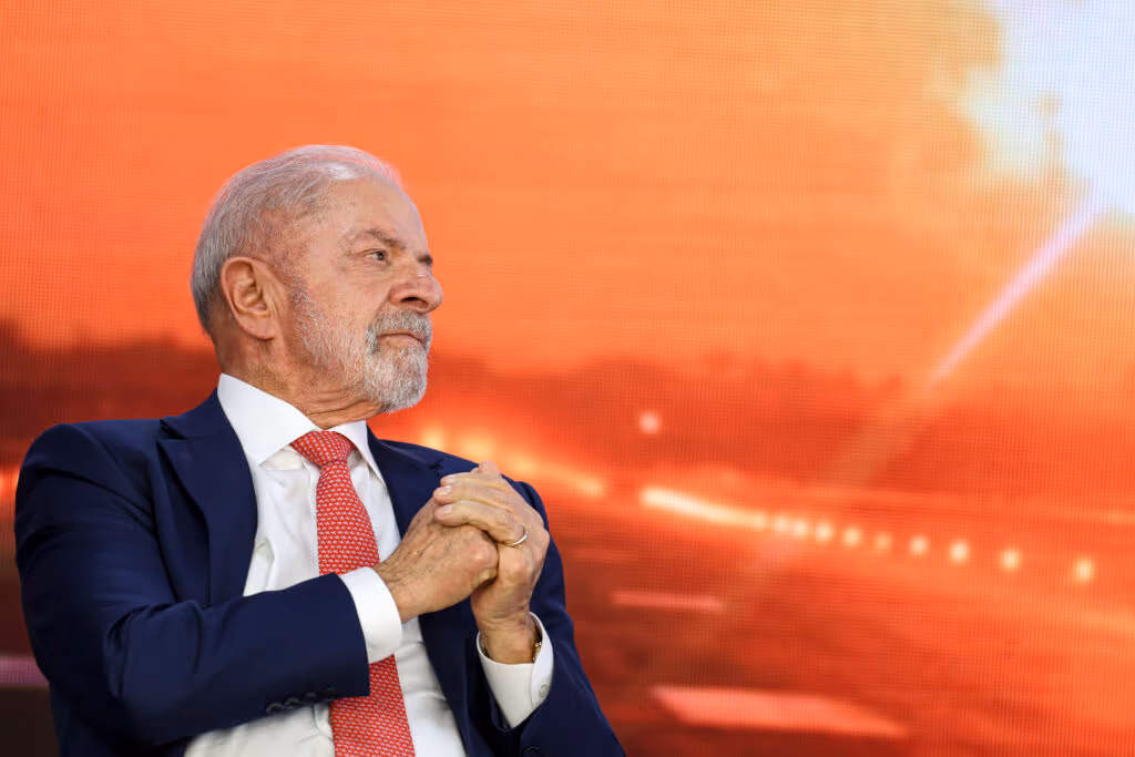 Lula contraria Motta e barra valores acima do teto