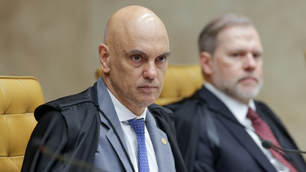 Crusoé: Moraes no ataque