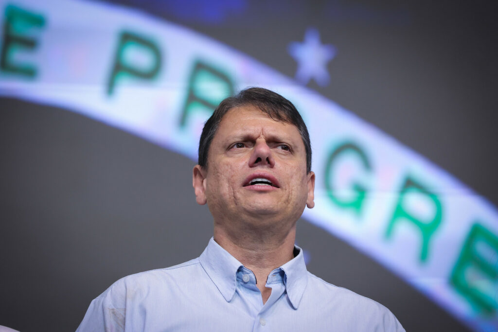 Governo de SP libera R$ 2 bi para obras em rodovias