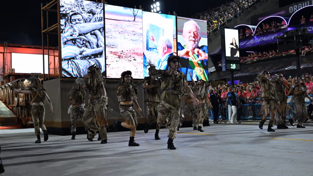 Homenagem a Lula no Carnaval não deu audiência?