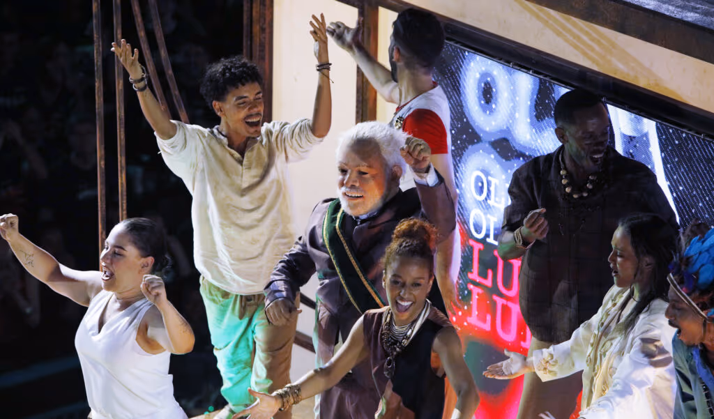 Crusoé: Faltou o carro alegórico do sítio de Atibaia