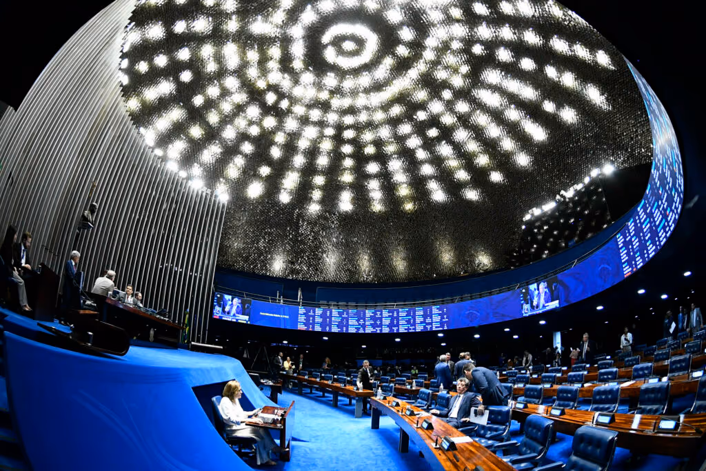 Senado aprova R$ 5,3 bi em reajuste para servidores federais