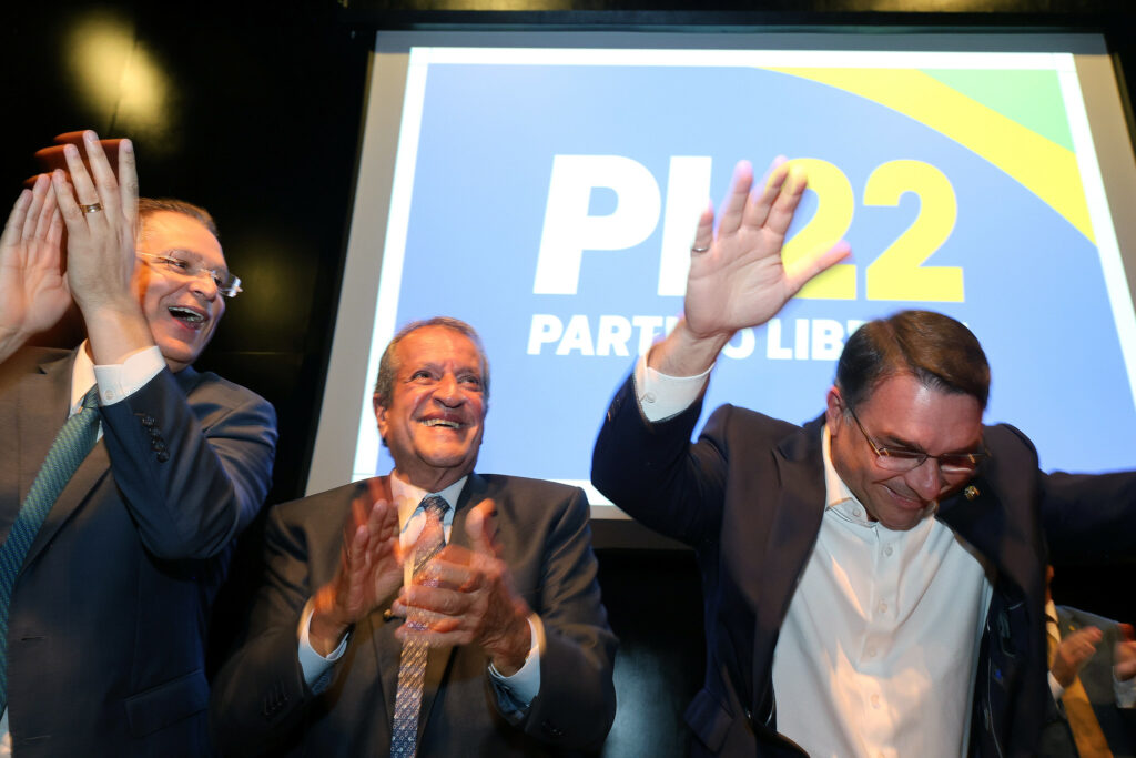 Flávio empata com Lula no 2º turno também na Paraná Pesquisas