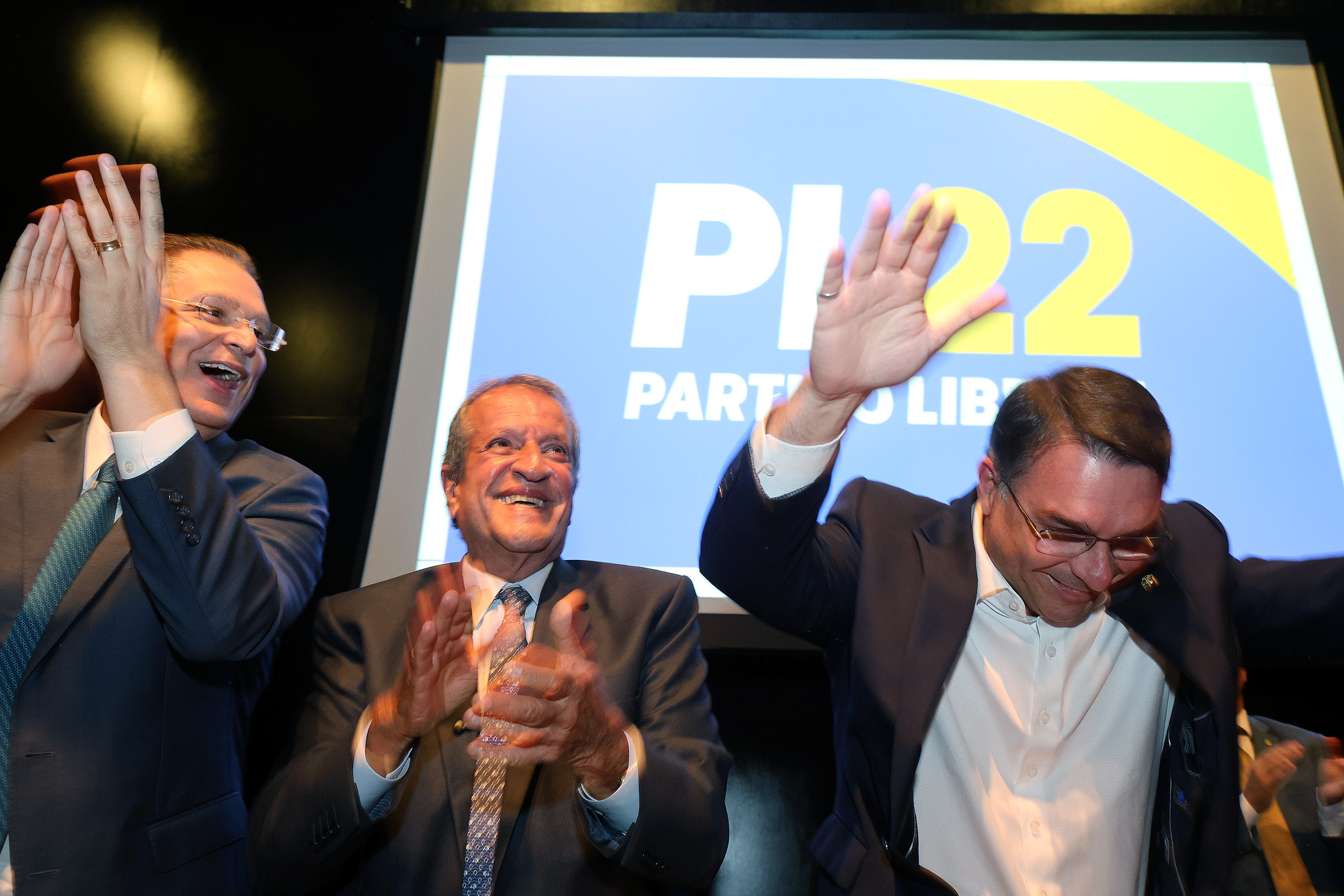 Flávio empata com Lula no 2º turno também na Paraná Pesquisas