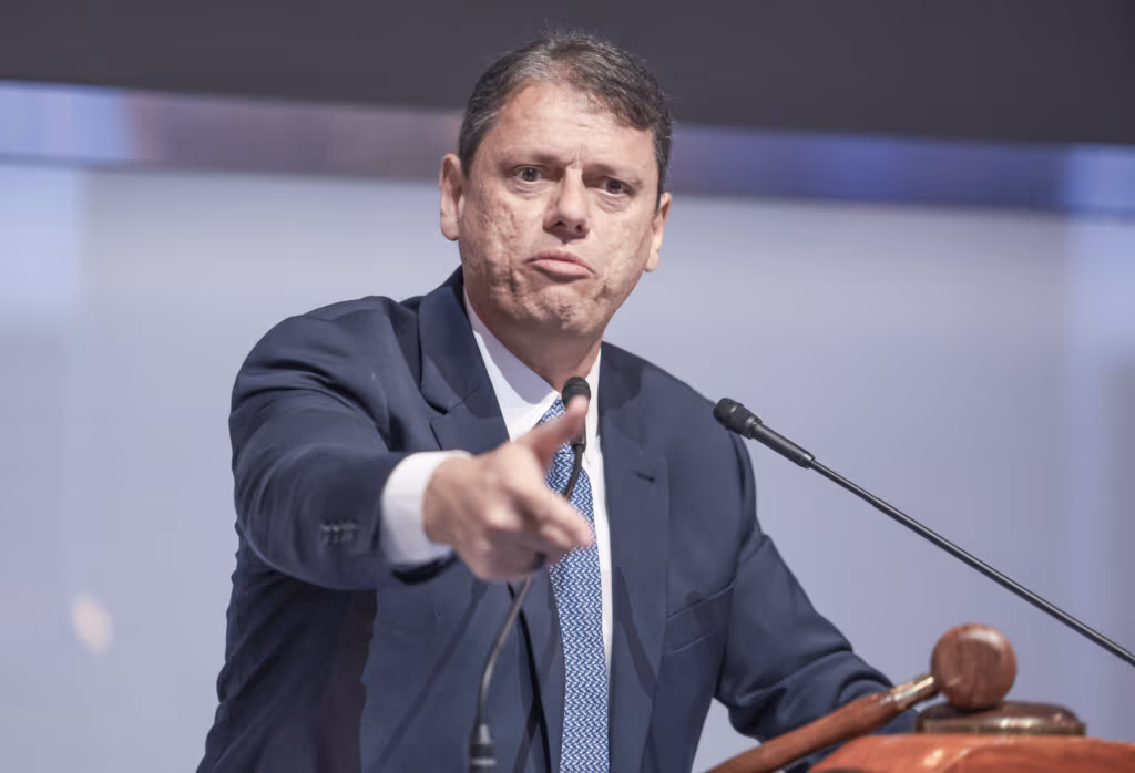 Tarcísio quer aproveitar pressão de Trump sobre PCC e CV