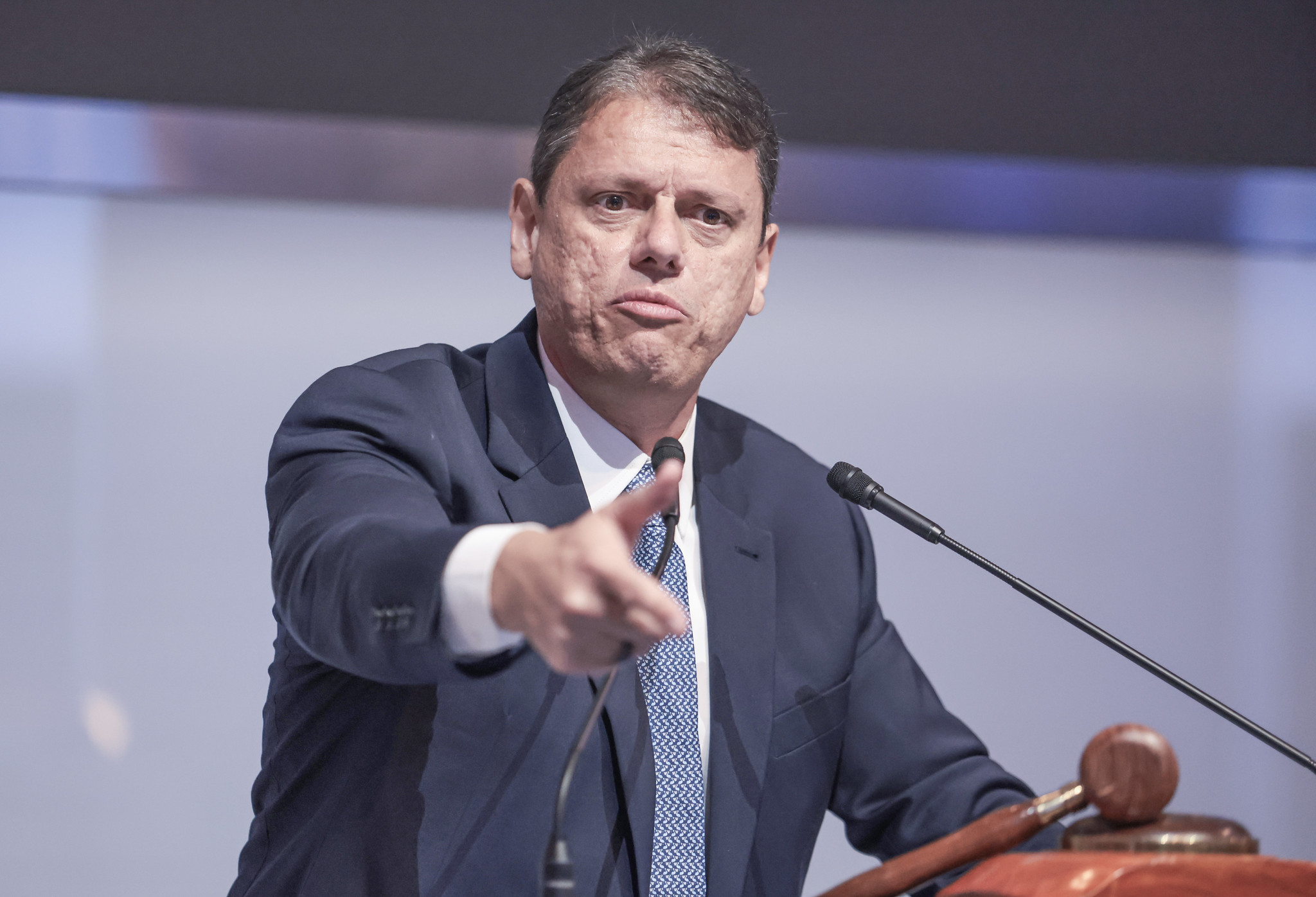 Tarcísio quer aproveitar pressão de Trump sobre PCC e CV