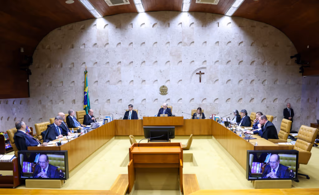 STF adia julgamento sobre penduricalhos