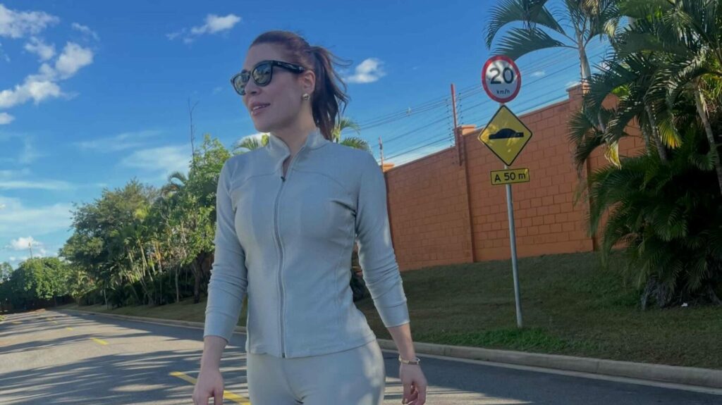Cantora sertaneja reforma grande mansão em Goiânia