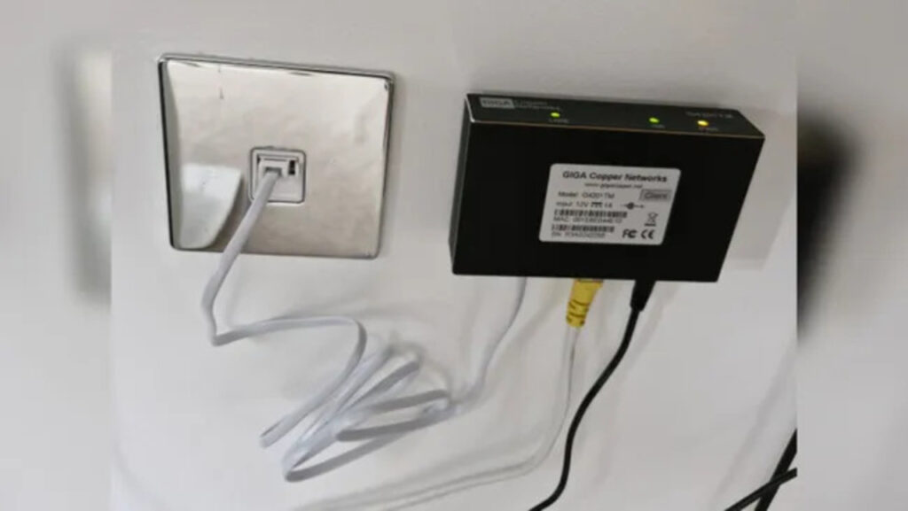 Britânico usa fiação de telefone antiga e cria internet gigabit em toda a casa
