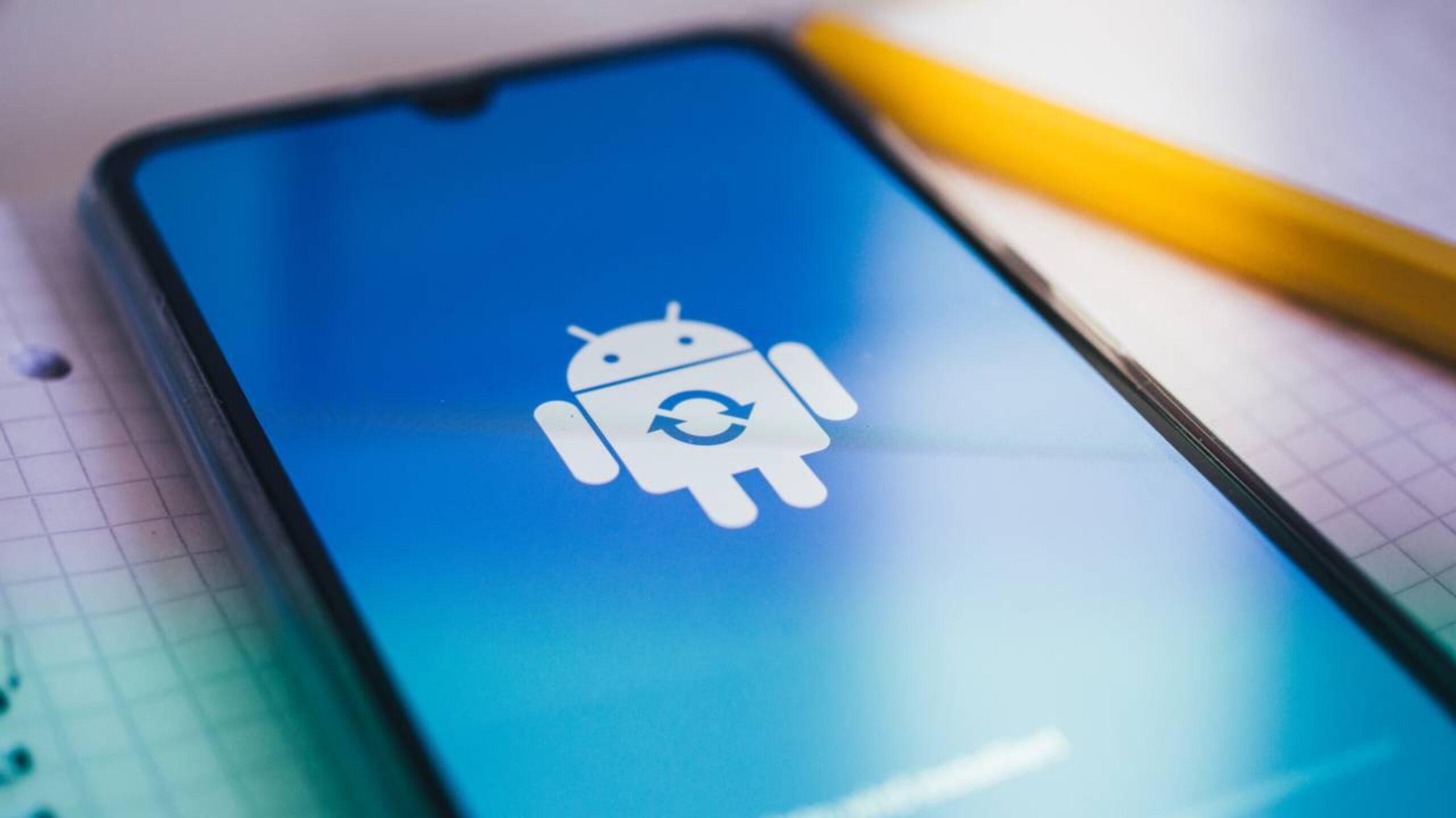 Precisa atualizar o Android do celular ou dá para continuar usando sem problemas
