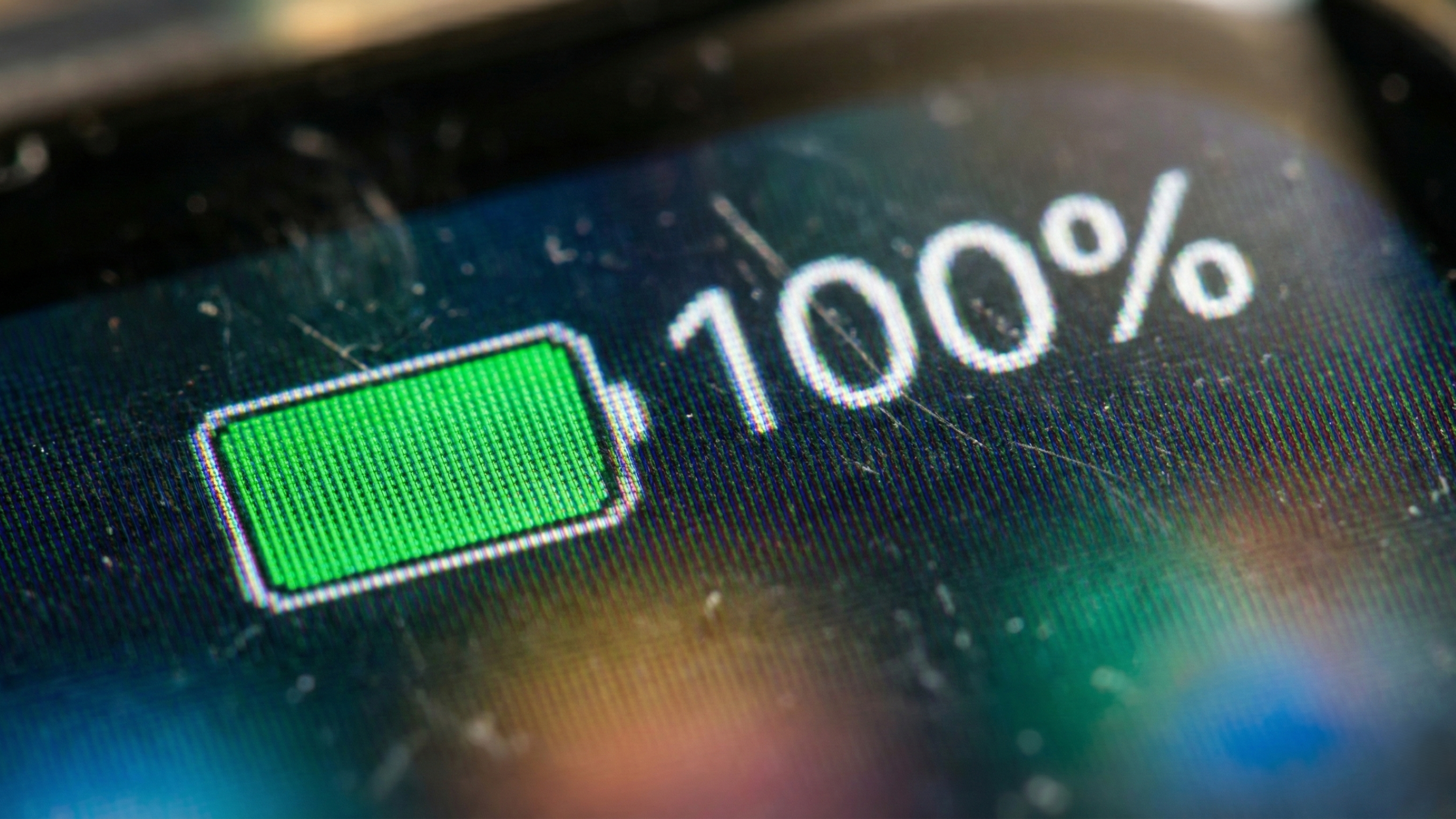 Carregador rápido estraga o celular? O que é verdade e o que é paranoia