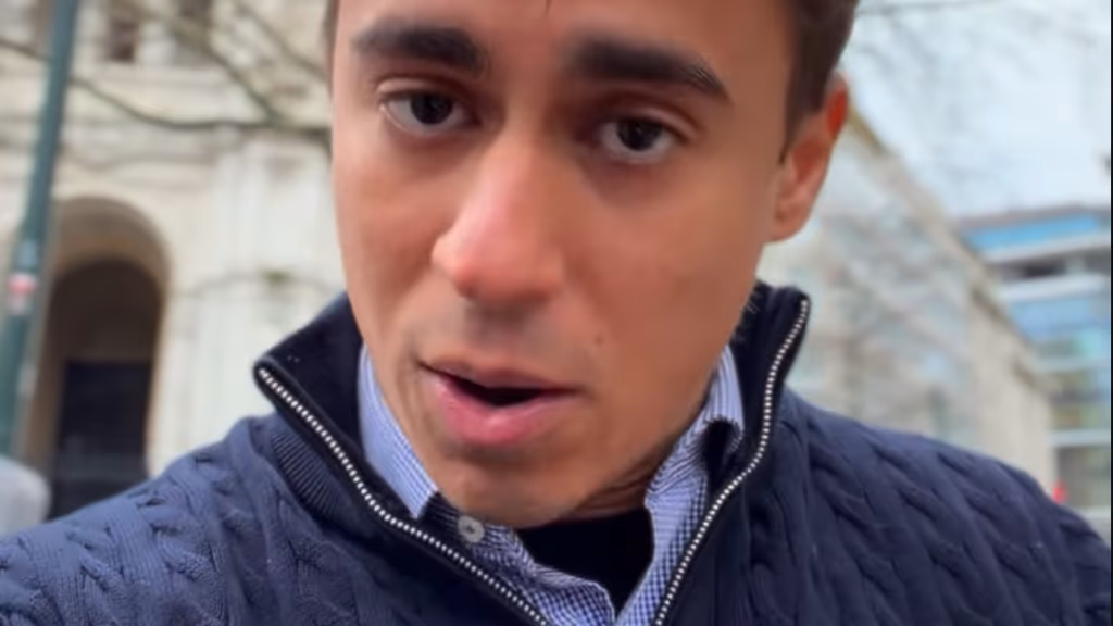 Nikolas rebate padre: “Ou lhe falta intelecto, ou Bíblia”