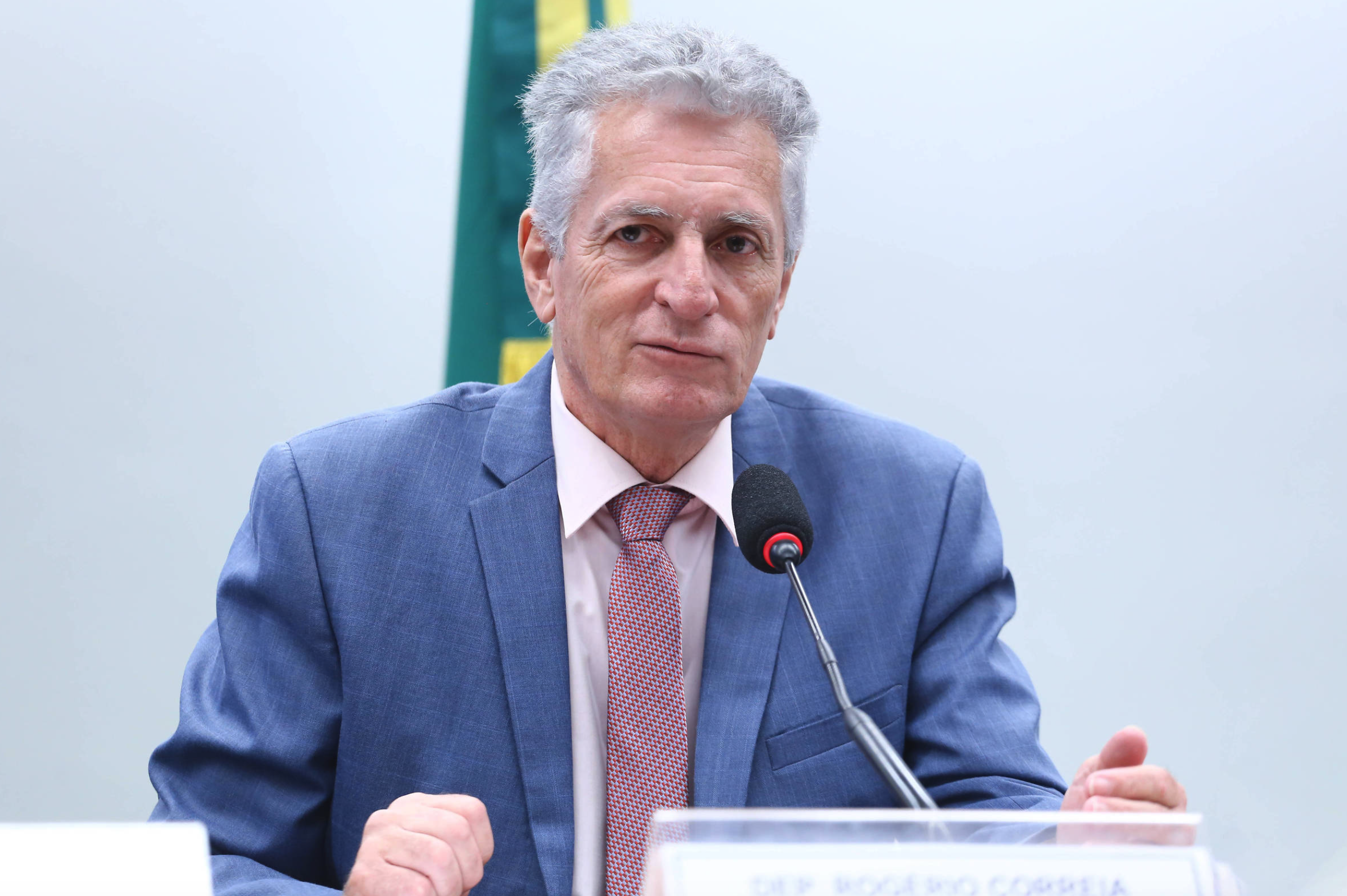 Se acabar sem relatório aprovado será uma pizza enorme, diz Rogério Correia sobre CPMI