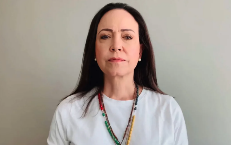 María Corina Machado anuncia retorno à Venezuela após terremotos