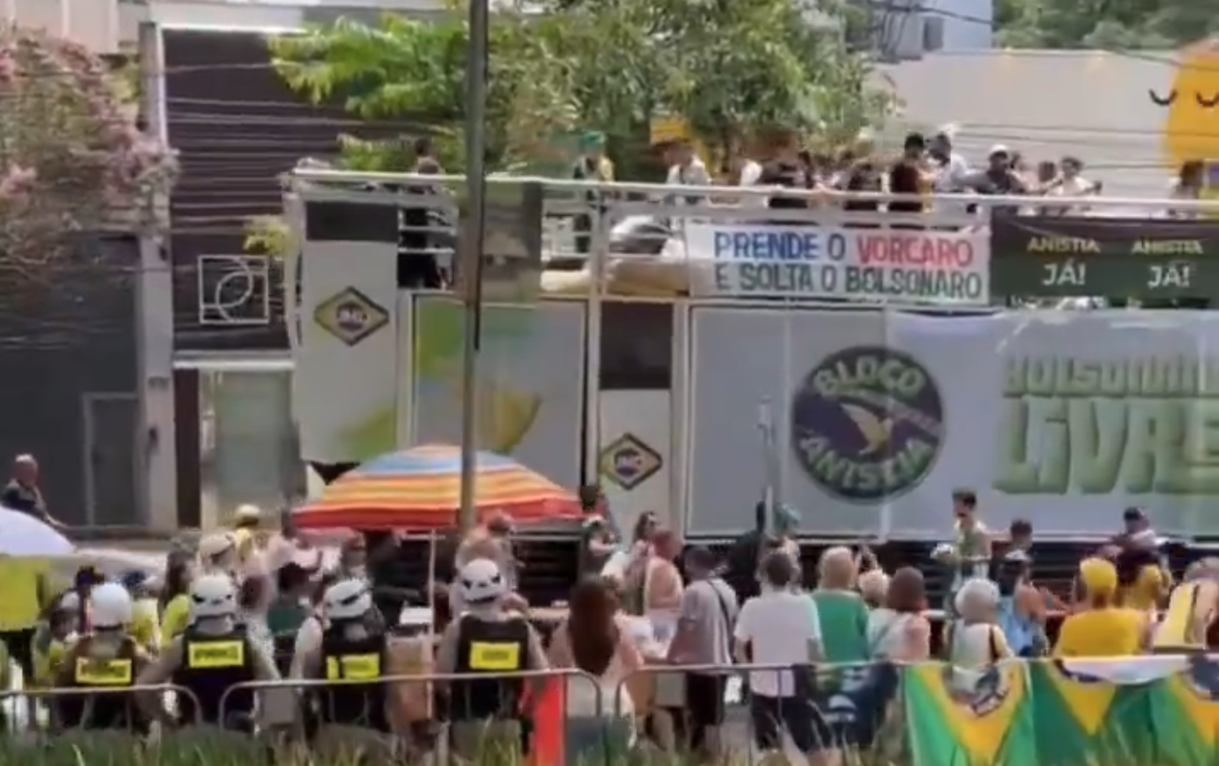“Bloco da Anistia” reúne bolsonaristas em Belo Horizonte
