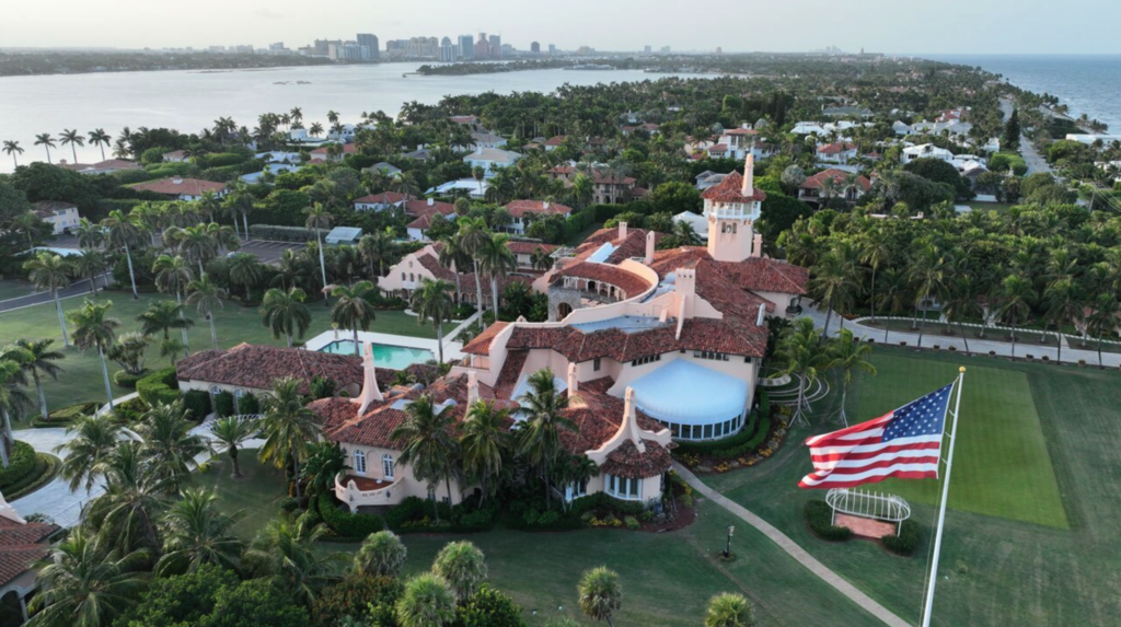 Agentes matam homem que tentava invadir casa de Trump na Flórida